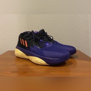 Adidas Dame 8 Shoe Sz 11 Like New purple/black